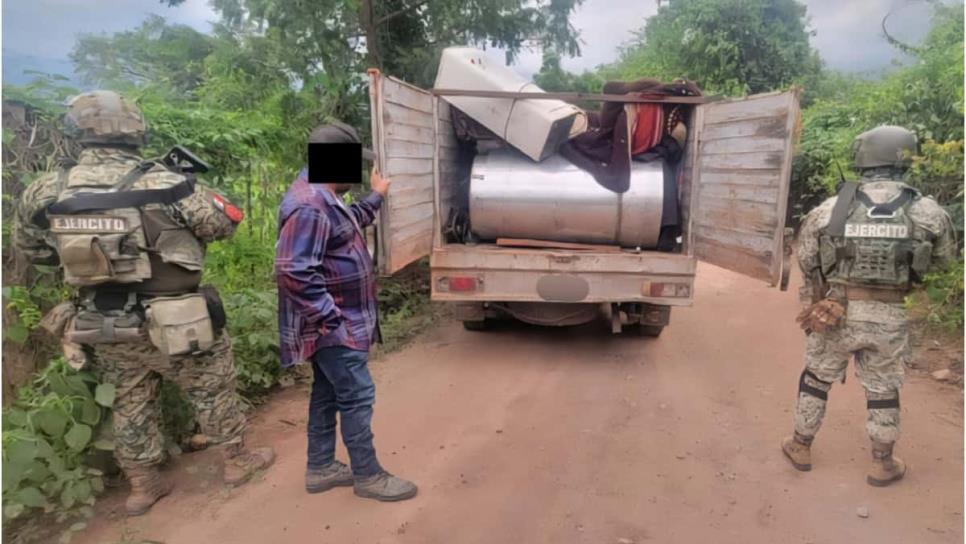 Aseguran sustancias químicas y detienen a un civil en Las Tranquitas, Culiacán