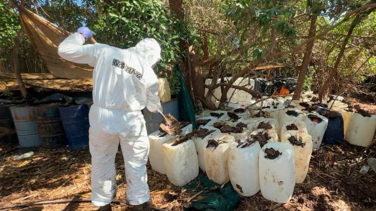 Localizaron varios condensadores y materiales químicos utilizados para elaboración de drogas sintéticas. FOTO: Luz Noticias.