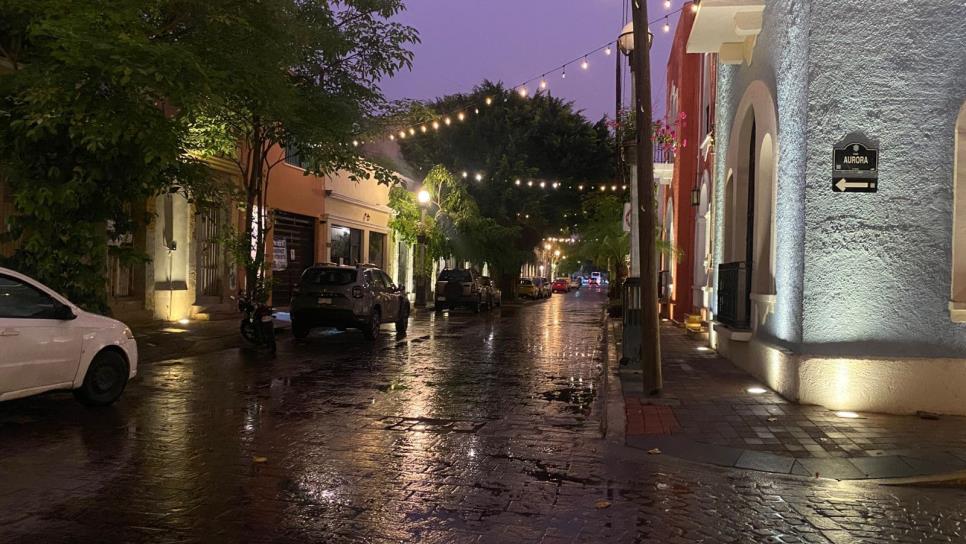 Lluvias sorprenden y refrescan al puerto de Mazatlán este jueves