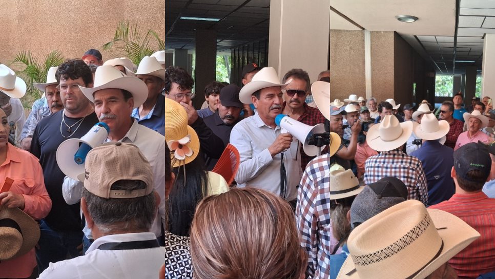 Productores agrícolas se manifiestan en Palacio de Gobierno, exigen apoyos para la producción del maíz Productores agrícolas se manifiestan en Palacio de Gobierno, exigen apoyos para la producción del maíz