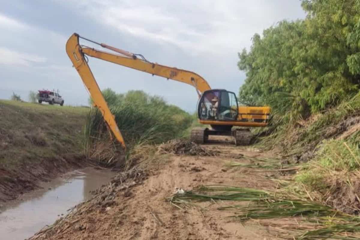 Inician trabajos de desazolve del colector Bainoro en Jahuara ll, El Fuerte