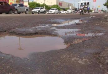 ¡Poca lluvia pero muchos baches! Calles de Los Mochis se vuelven trampas para automovilistas