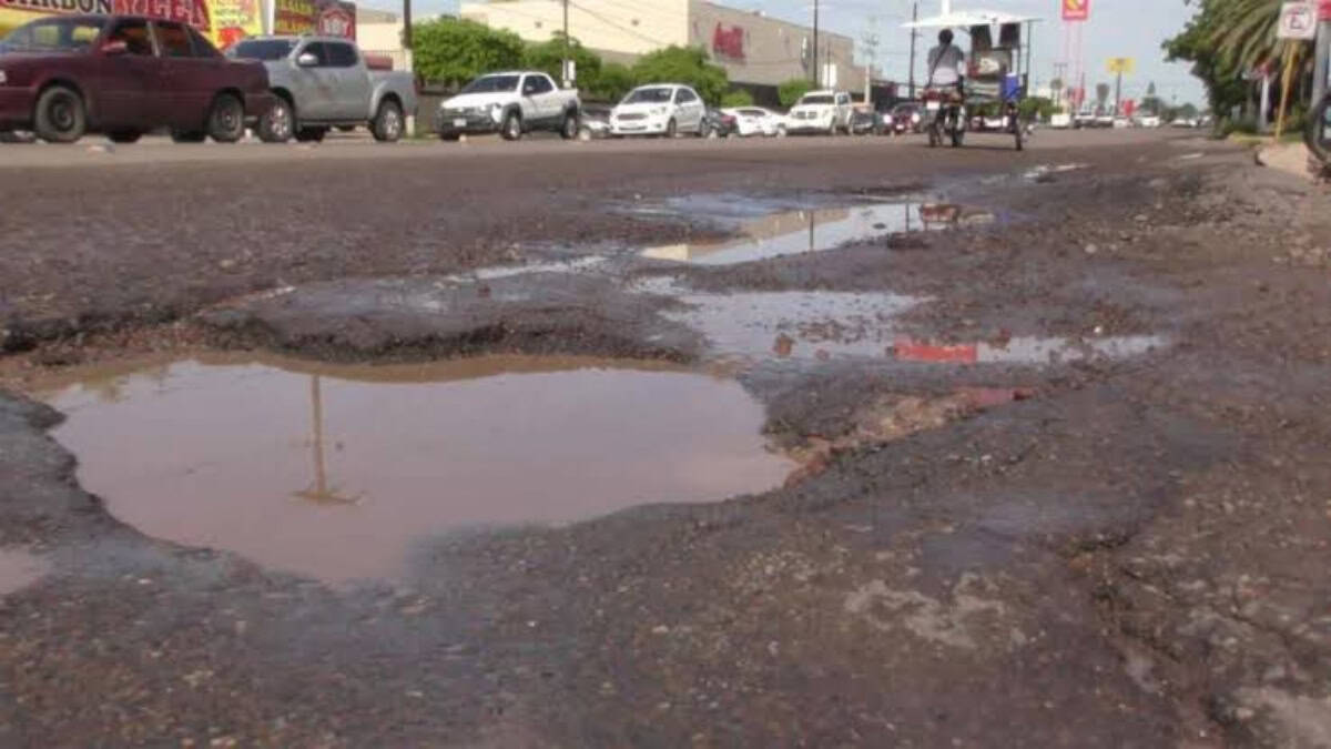 ¡Poca lluvia pero muchos baches! Calles de Los Mochis se vuelven trampas para automovilistas