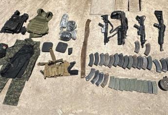 Aseguran cuatro armas largas, un lanzagranadas, cientos de municiones y equipo táctico en Villa Juárez, Navolato