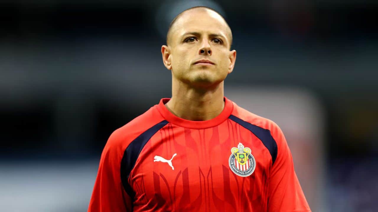 FMF multa a Chicharito Hernández por comentarios sexistas y machistas en sus redes