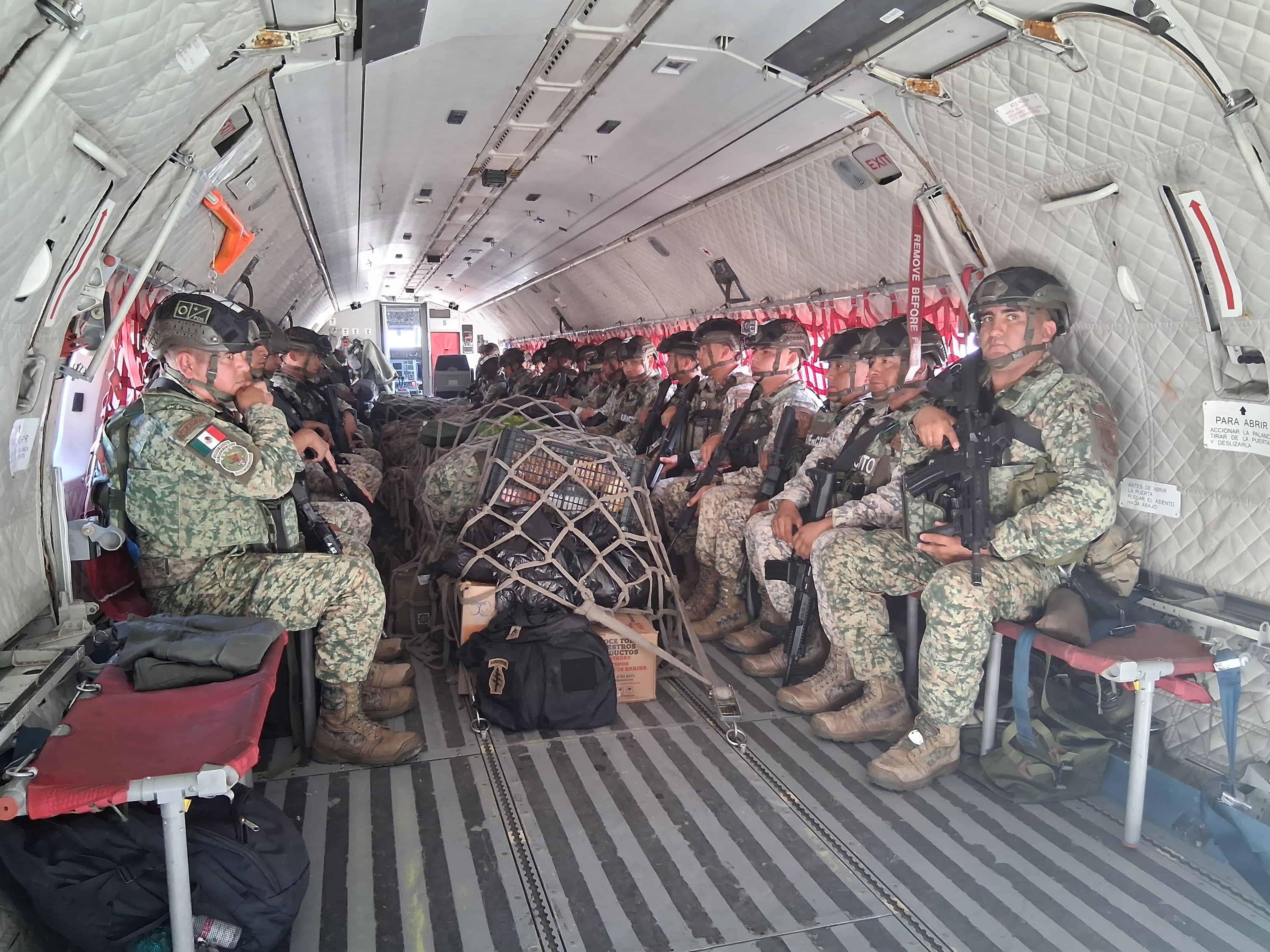 Arriban 150 Fusileros Paracaidistas del Ejército Mexicano para combatir al crimen organizado en Sinaloa