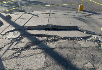 Se levanta misteriosamente el concreto en el centro de Los Mochis; Obras Públicas investiga