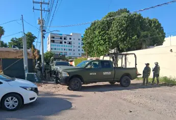 Localizan a un ejecutado con el rostro vendado y las manos amarradas en Tres Ríos, Culiacán