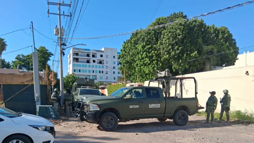 Localizan a un ejecutado con el rostro vendado y las manos amarradas en Tres Ríos, Culiacán