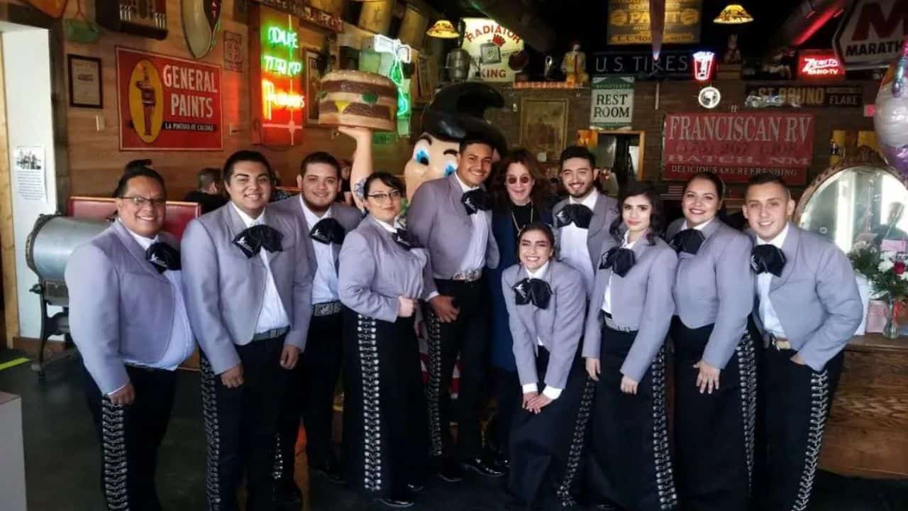 Cuando Ozzy Osbourne recibió serenata de mariachis y esta fue su reacción l VIDEO