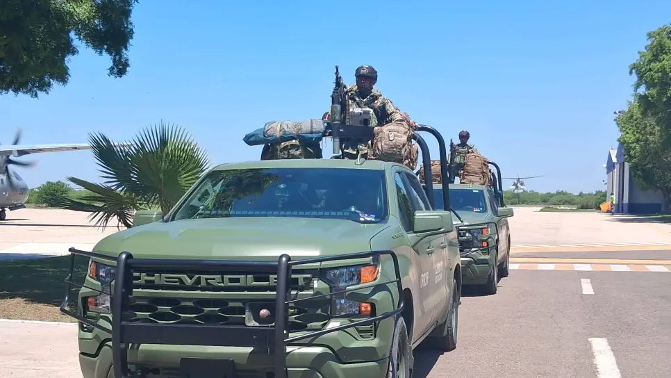 Arriban a Sinaloa 1,500 elementos del Ejército Mexicano para reforzar la Estrategia de Seguridad Arriban a Sinaloa 1,500 elementos del Ejército Mexicano para reforzar la Estrategia de Seguridad