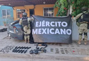 Autoridades aseguran un vehículo, armamento, municiones y equipo táctico en Barrancos, Culiacán