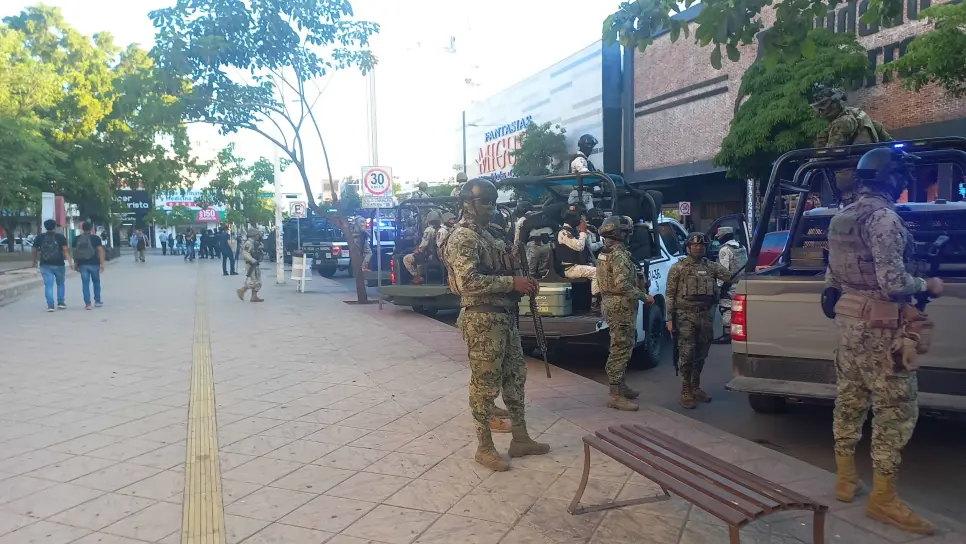 Con megaoperativo de seguridad, blindan el Centro de Culiacán Con megaoperativo de seguridad, blindan el Centro de Culiacán