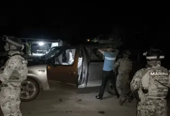 Detienen a un civil y le aseguran armamento, droga y un vehículo en Campo Balbuena, Navolato