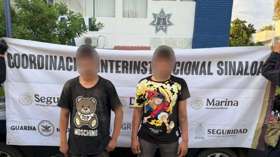 Detiene a 2 civiles y aseguran armamento, municiones, equipo táctico y un vehículo en Navolato Detiene a 2 civiles y aseguran armamento, municiones, equipo táctico y un vehículo en Navolato