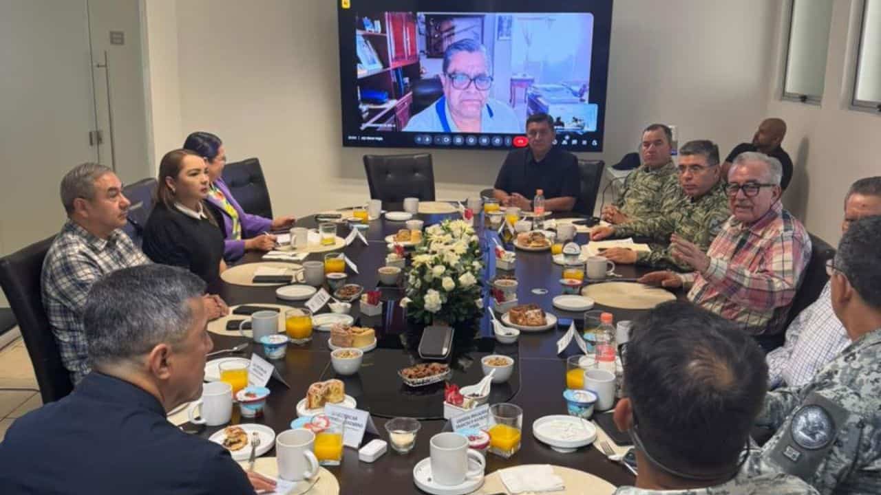 Rocha Moya encabeza Mesa de Seguridad en la Secretaría de Seguridad Pública