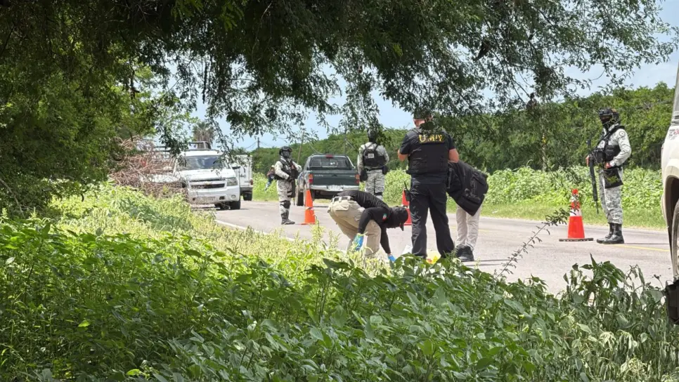 Encuentran asesinado a balazos y con un mensaje a un joven en la sindicatura de Villa Juárez, Navolato Encuentran asesinado a balazos y con un mensaje a un joven en la sindicatura de Villa Juárez, Navolato