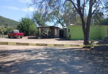 Ejecutan a madre de 87 años y a su hijo frente a su casa en Choix