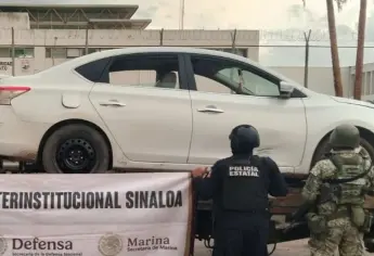 Recuperan un vehículo con reporte de robo en el campo pesquero de Dautillos, en Navolato