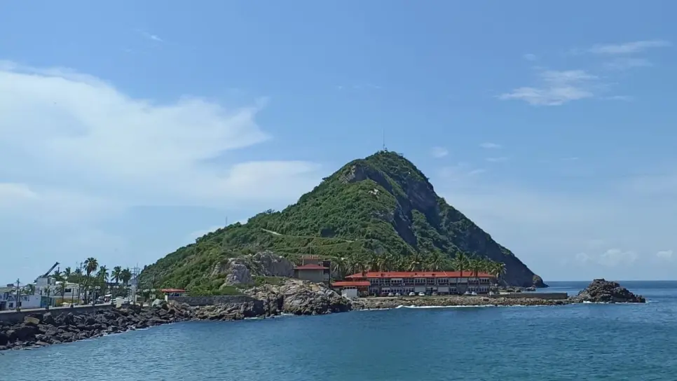 Se realizan cierres preventivos en el Faro ante altas temperaturas en Mazatlán Se realizan cierres preventivos en el Faro ante altas temperaturas en Mazatlán