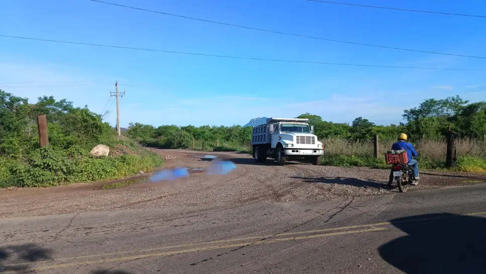 Encuentran ejecutados a dos hombres cerca de las ladrilleras en la Loma de Rodriguera en Culiacán Encuentran ejecutados a dos hombres cerca de las ladrilleras en la Loma de Rodriguera en Culiacán