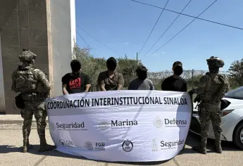 Detienen a cuatro hombres y aseguran un fusil, municiones, vehículos y droga en Navolato