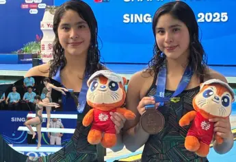 Lía y Mía, gemelas clavadistas hacen historia al ganar medalla en Mundial de Singapur 2025