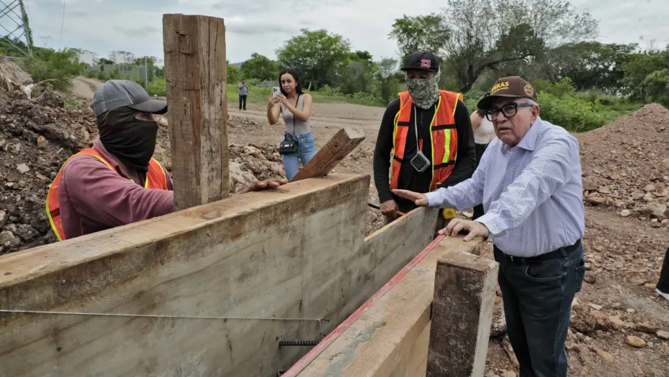Rocha Moya supervisa el enlace Agricultores - La Costerita, Culiacán; la construcción avanza al 33% Rocha Moya supervisa el enlace Agricultores - La Costerita, Culiacán; la construcción avanza al 33%