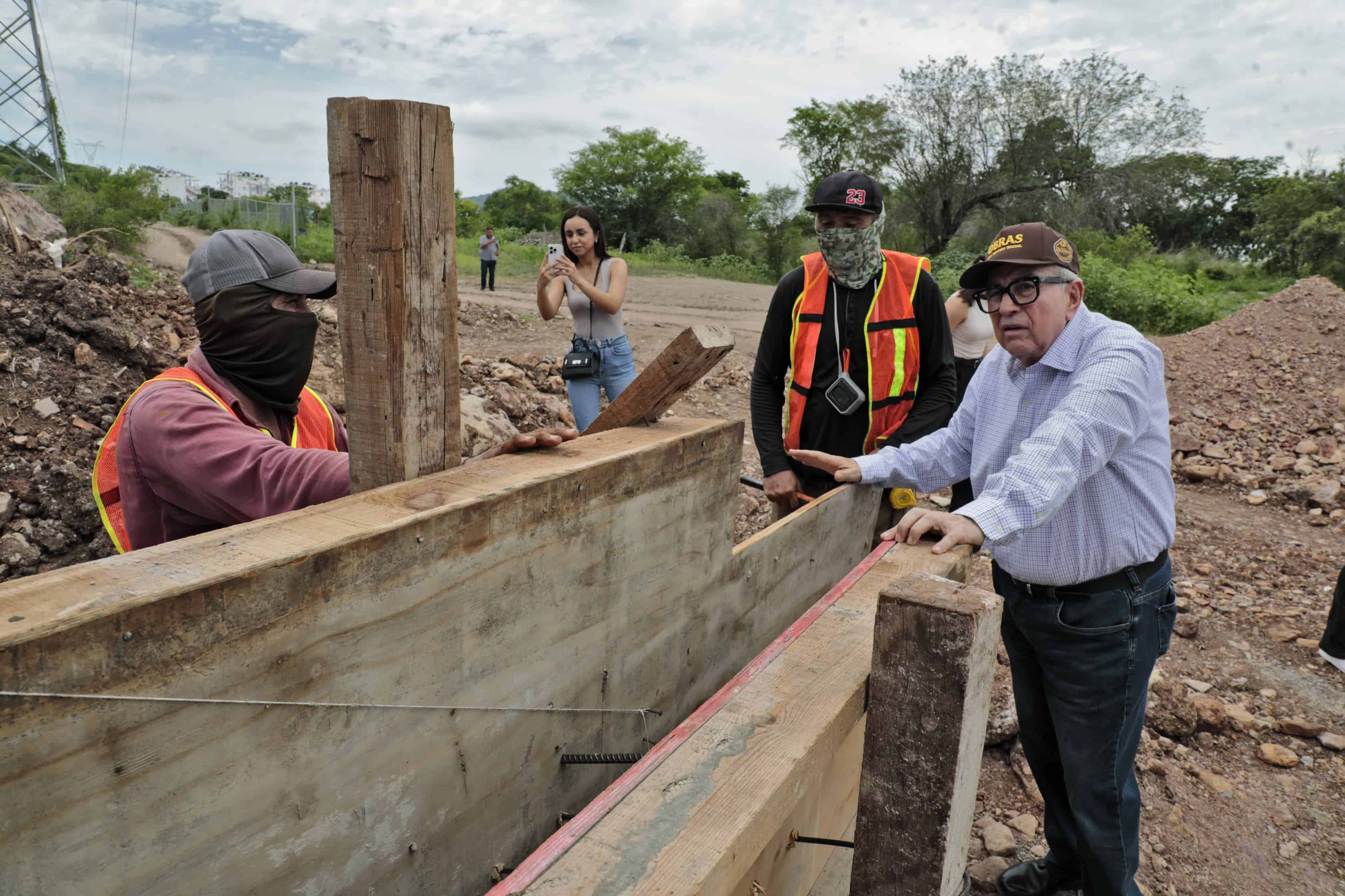 Rocha Moya supervisa el enlace Agricultores - La Costerita, Culiacán; la construcción avanza al 33%