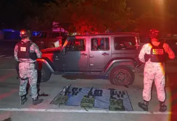 Aseguran 2 carabinas M4, un "cuerno de chivo" y un Jeep tras enfrentamiento en Los Ángeles, Culiacán