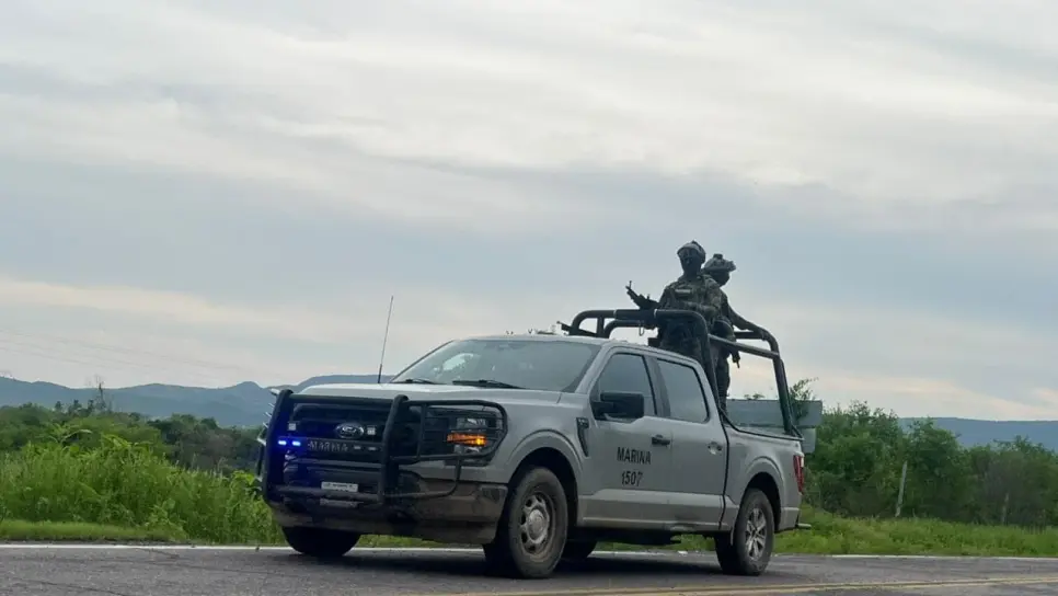 Ataque a marinos en Alcoyonqui, Culiacán: abaten a dos sicarios, hay un detenido, armas y vehículos asegurados Ataque a marinos en Alcoyonqui, Culiacán: abaten a dos sicarios, hay un detenido, armas y vehículos asegurados