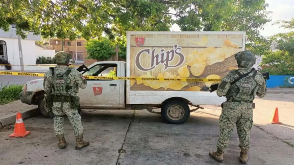 Recuperan camioneta de papitas robada momentos antes en Culiacán Recuperan camioneta de papitas robada momentos antes en Culiacán