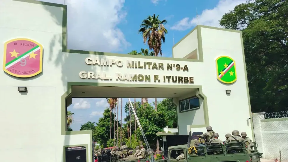 Arriban 300 militares por tierra a Sinaloa; ya recorren las calles de Culiacán Arriban 300 militares por tierra a Sinaloa; ya recorren las calles de Culiacán