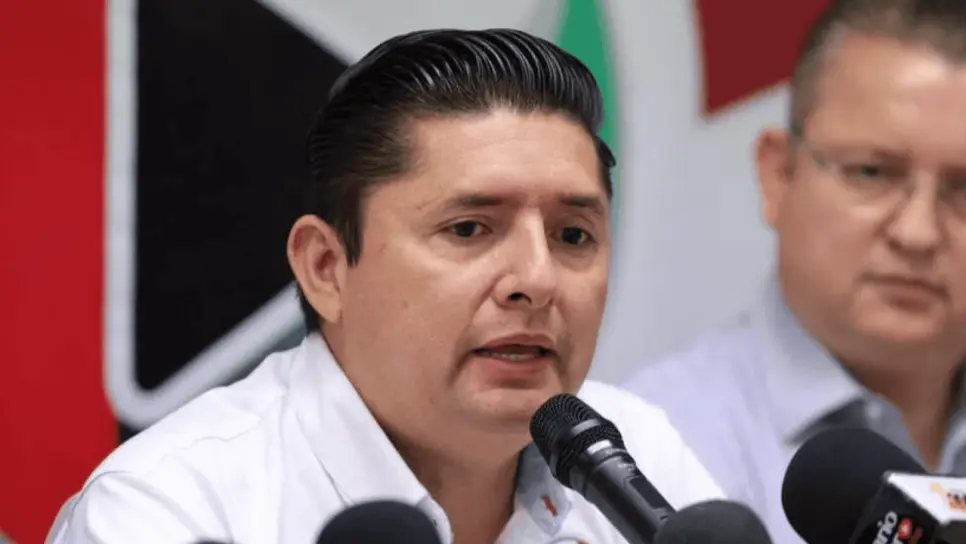 "Lo que pasa en Ahome es un espectáculo vergonzoso": César Emiliano critica disputas internas de Morena por alcaldía