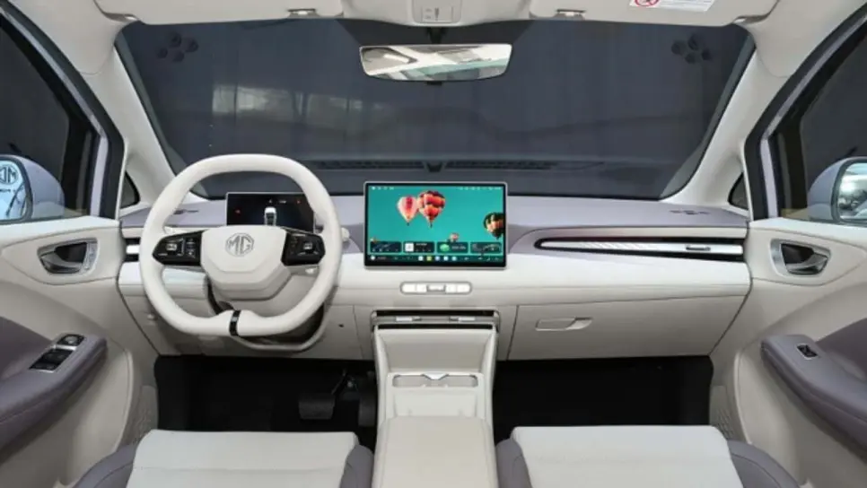Así es el interior de uno de los autos chinos baratos que llegará pronto al mercado Así es el interior de uno de los autos chinos baratos que llegará pronto al mercado