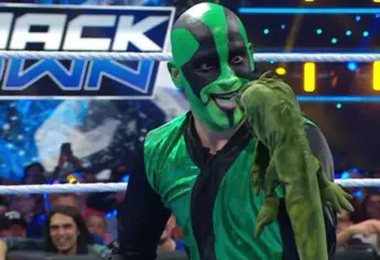 Mr. Iguana y Psycho Clown debutan con fuerza en WWE SmackDown | VIDEO
