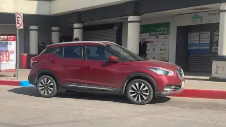 Atacan a balazos una camioneta en robo violento registrado en sector del Valle en Culiacán
