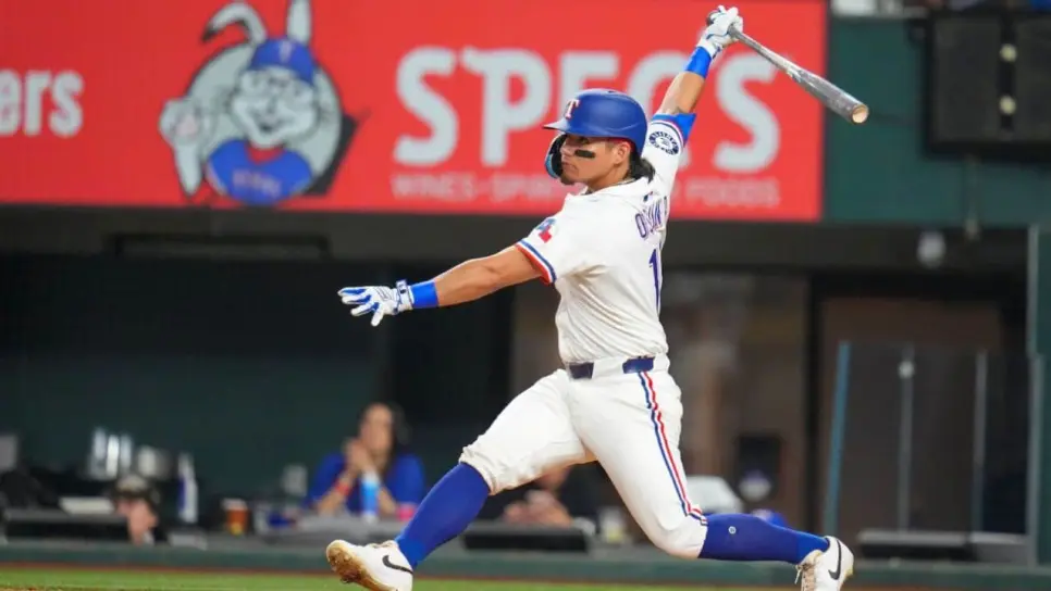Alejandro Osuna recibe llamado de los Rangers ante baja de Evan Carter