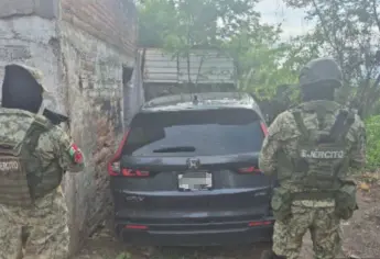 Aseguran camioneta robada, casquillos percutidos y ponchallantas en Culiacancito