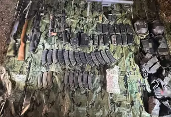 Aseguran un Barrett 50, rifles, equipo táctico y municiones en la Loma de Rodriguera, Culiacán
