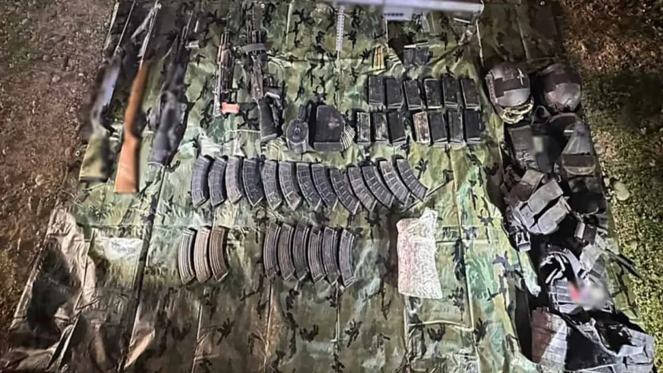 Aseguran un Barrett 50, rifles, equipo táctico y municiones en la Loma de Rodriguera, Culiacán