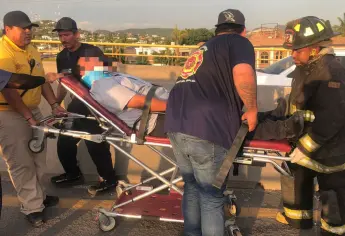 Un motociclista lesionado tras chocar contra automóvil en el paso superior del Conchi, en Mazatlán