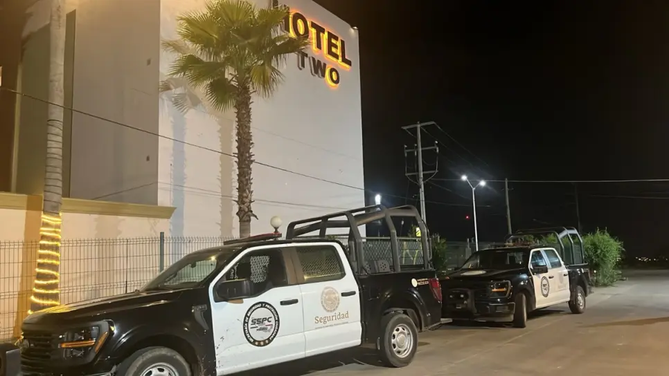 Arrojan a un hombre ejecutado y con un mensaje a espaldas de un motel al norte de Culiacán