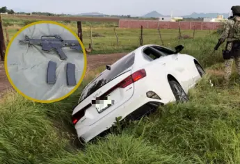 Autoridades aseguran un vehículo robado, arma larga y municiones en Culiacán