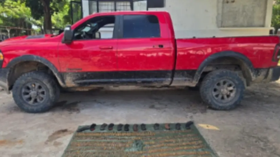 Elementos militares aseguran en Concordia camioneta robada con municiones en su interior