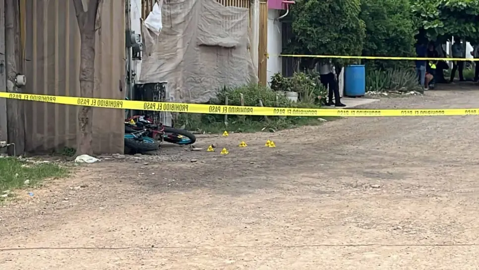 Ejecutan a un motociclista cerca de la capilla de la Virgen en la sindicatura de Aguaruto, Culiacán