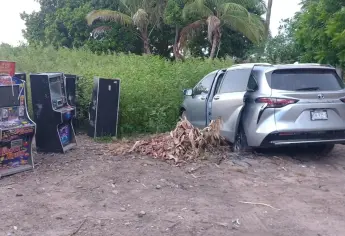 Aseguran un vehículo robado, un cargador, cartuchos y puntas de acero en Navolato