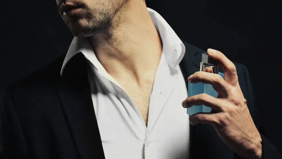 Los perfumes para hombre ideales para una noche de cita