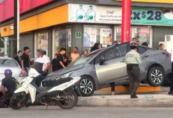 Automovilista atropella a dos mujeres en el malecón de Mazatlán
