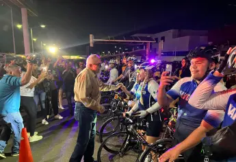 Rocha Moya da banderazo a Altata Rush acompañado de más de mil ciclistas
